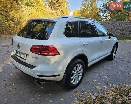 Белый Фольксваген Туарег, объемом двигателя 2.97 л и пробегом 110 тыс. км за 18000 $, фото 4 на Automoto.ua