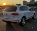 Белый Фольксваген Туарег, объемом двигателя 2.97 л и пробегом 235 тыс. км за 19545 $, фото 1 на Automoto.ua
