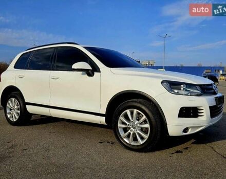 Белый Фольксваген Туарег, объемом двигателя 3 л и пробегом 210 тыс. км за 15900 $, фото 13 на Automoto.ua