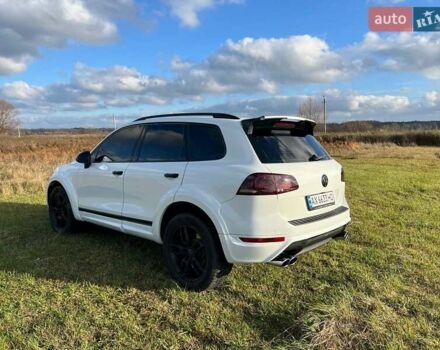 Белый Фольксваген Туарег, объемом двигателя 2.97 л и пробегом 226 тыс. км за 18888 $, фото 6 на Automoto.ua