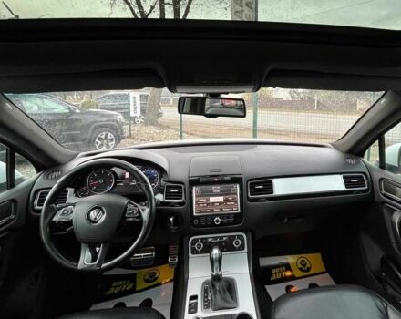 Белый Фольксваген Туарег, объемом двигателя 3 л и пробегом 214 тыс. км за 18999 $, фото 9 на Automoto.ua