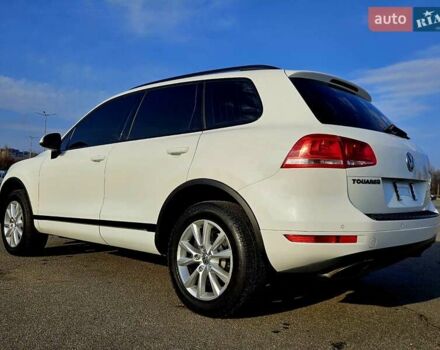 Белый Фольксваген Туарег, объемом двигателя 3 л и пробегом 210 тыс. км за 15900 $, фото 5 на Automoto.ua