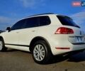 Белый Фольксваген Туарег, объемом двигателя 3 л и пробегом 210 тыс. км за 15900 $, фото 5 на Automoto.ua