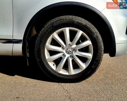 Белый Фольксваген Туарег, объемом двигателя 2.97 л и пробегом 195 тыс. км за 19700 $, фото 8 на Automoto.ua