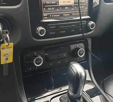 Белый Фольксваген Туарег, объемом двигателя 3 л и пробегом 170 тыс. км за 26400 $, фото 10 на Automoto.ua