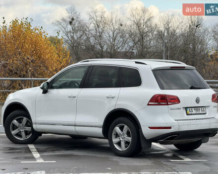 Белый Фольксваген Туарег, объемом двигателя 2.97 л и пробегом 329 тыс. км за 17800 $, фото 5 на Automoto.ua