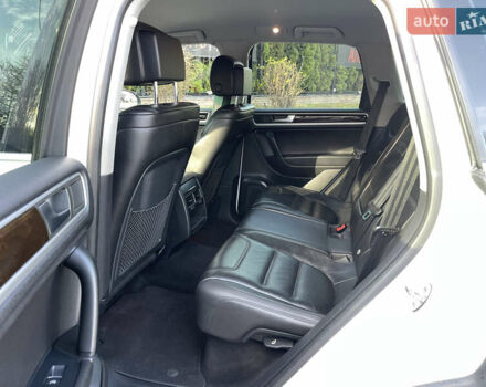 Белый Фольксваген Туарег, объемом двигателя 2.97 л и пробегом 255 тыс. км за 18900 $, фото 18 на Automoto.ua