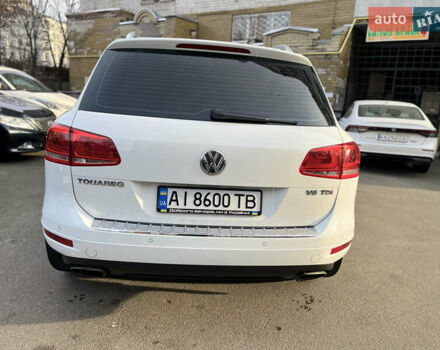 Белый Фольксваген Туарег, объемом двигателя 2.97 л и пробегом 142 тыс. км за 22500 $, фото 3 на Automoto.ua