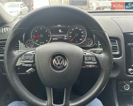 Белый Фольксваген Туарег, объемом двигателя 2.97 л и пробегом 192 тыс. км за 17000 $, фото 12 на Automoto.ua