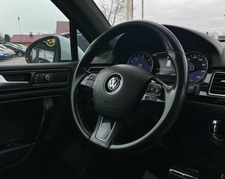 Белый Фольксваген Туарег, объемом двигателя 3 л и пробегом 214 тыс. км за 18999 $, фото 19 на Automoto.ua