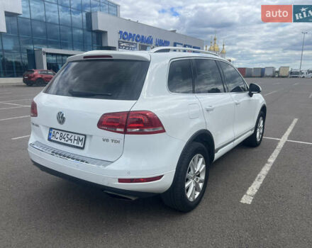 Белый Фольксваген Туарег, объемом двигателя 2.97 л и пробегом 295 тыс. км за 16800 $, фото 3 на Automoto.ua