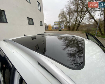 Белый Фольксваген Туарег, объемом двигателя 2.97 л и пробегом 260 тыс. км за 22500 $, фото 64 на Automoto.ua