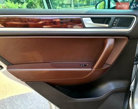 Белый Фольксваген Туарег, объемом двигателя 2.97 л и пробегом 195 тыс. км за 19700 $, фото 53 на Automoto.ua