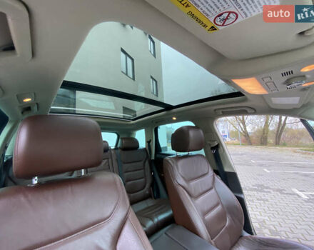 Белый Фольксваген Туарег, объемом двигателя 2.97 л и пробегом 260 тыс. км за 22500 $, фото 63 на Automoto.ua