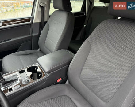 Белый Фольксваген Туарег, объемом двигателя 2.97 л и пробегом 329 тыс. км за 17800 $, фото 18 на Automoto.ua