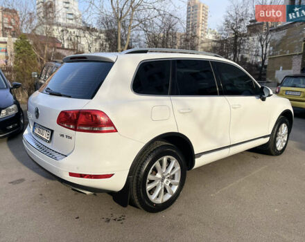 Белый Фольксваген Туарег, объемом двигателя 2.97 л и пробегом 142 тыс. км за 22500 $, фото 2 на Automoto.ua