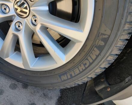 Белый Фольксваген Туарег, объемом двигателя 3 л и пробегом 207 тыс. км за 17000 $, фото 2 на Automoto.ua