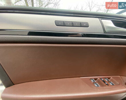 Белый Фольксваген Туарег, объемом двигателя 2.97 л и пробегом 260 тыс. км за 22500 $, фото 42 на Automoto.ua