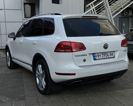 Белый Фольксваген Туарег, объемом двигателя 3 л и пробегом 220 тыс. км за 17700 $, фото 3 на Automoto.ua