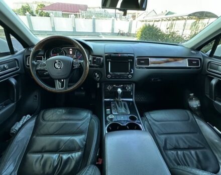 Белый Фольксваген Туарег, объемом двигателя 3 л и пробегом 213 тыс. км за 23500 $, фото 15 на Automoto.ua