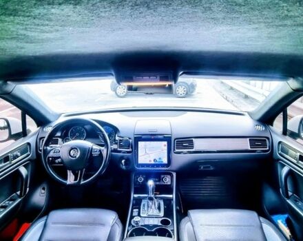 Белый Фольксваген Туарег, объемом двигателя 3 л и пробегом 356 тыс. км за 19600 $, фото 4 на Automoto.ua