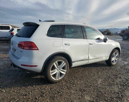 Білий Фольксваген Туарег, об'ємом двигуна 3 л та пробігом 151 тис. км за 1900 $, фото 2 на Automoto.ua