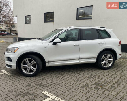 Белый Фольксваген Туарег, объемом двигателя 2.97 л и пробегом 260 тыс. км за 22500 $, фото 26 на Automoto.ua