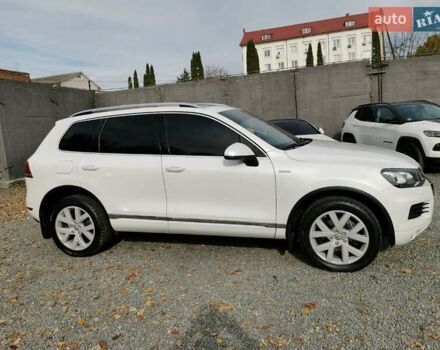 Белый Фольксваген Туарег, объемом двигателя 2.97 л и пробегом 222 тыс. км за 18999 $, фото 6 на Automoto.ua