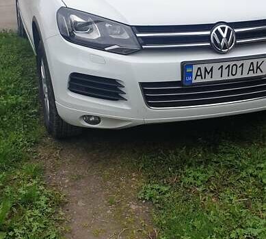 Белый Фольксваген Туарег, объемом двигателя 3 л и пробегом 170 тыс. км за 26400 $, фото 3 на Automoto.ua