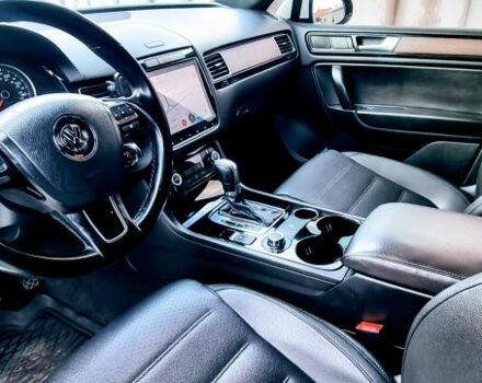 Белый Фольксваген Туарег, объемом двигателя 3 л и пробегом 356 тыс. км за 19600 $, фото 3 на Automoto.ua