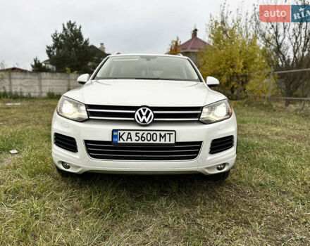 Белый Фольксваген Туарег, объемом двигателя 3 л и пробегом 236 тыс. км за 22000 $, фото 3 на Automoto.ua
