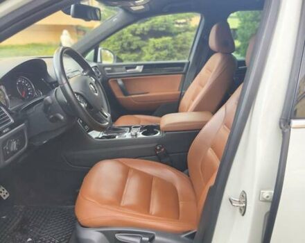 Белый Фольксваген Туарег, объемом двигателя 2.97 л и пробегом 162 тыс. км за 21500 $, фото 21 на Automoto.ua