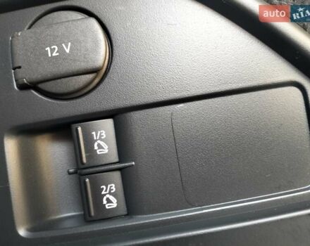 Білий Фольксваген Туарег, об'ємом двигуна 3 л та пробігом 241 тис. км за 21800 $, фото 11 на Automoto.ua