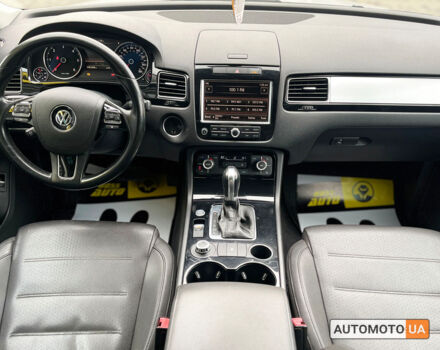 Білий Фольксваген Туарег, об'ємом двигуна 3 л та пробігом 283 тис. км за 20800 $, фото 21 на Automoto.ua
