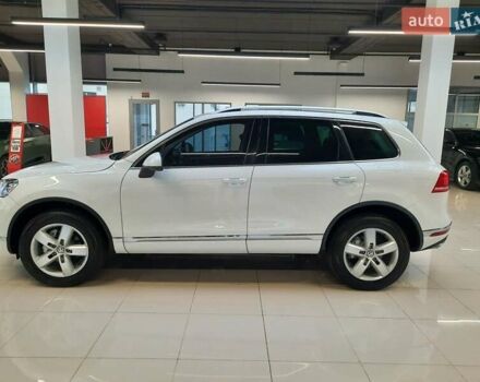 Белый Фольксваген Туарег, объемом двигателя 3 л и пробегом 111 тыс. км за 23477 $, фото 6 на Automoto.ua