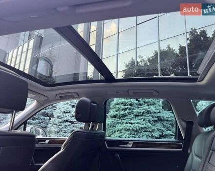 Белый Фольксваген Туарег, объемом двигателя 3 л и пробегом 290 тыс. км за 19900 $, фото 18 на Automoto.ua