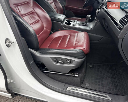 Белый Фольксваген Туарег, объемом двигателя 2.97 л и пробегом 260 тыс. км за 21900 $, фото 43 на Automoto.ua