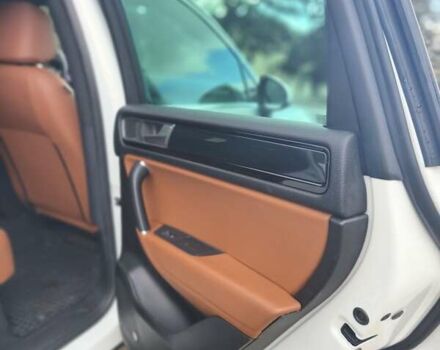 Белый Фольксваген Туарег, объемом двигателя 2.97 л и пробегом 162 тыс. км за 21500 $, фото 16 на Automoto.ua