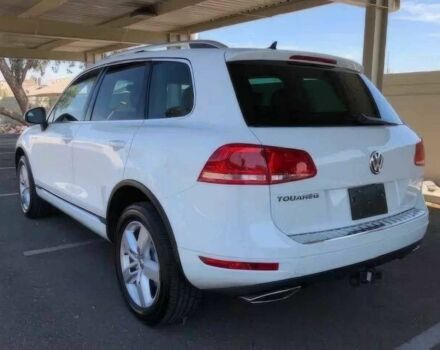 Білий Фольксваген Туарег, об'ємом двигуна 3 л та пробігом 88 тис. км за 3800 $, фото 4 на Automoto.ua
