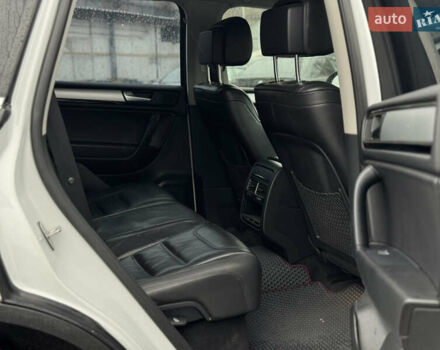 Белый Фольксваген Туарег, объемом двигателя 2.97 л и пробегом 248 тыс. км за 18000 $, фото 55 на Automoto.ua