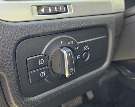 Белый Фольксваген Туарег, объемом двигателя 3 л и пробегом 260 тыс. км за 26000 $, фото 19 на Automoto.ua