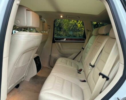 Белый Фольксваген Туарег, объемом двигателя 3.6 л и пробегом 85 тыс. км за 7000 $, фото 9 на Automoto.ua