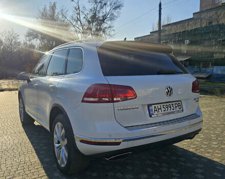 Белый Фольксваген Туарег, объемом двигателя 3 л и пробегом 260 тыс. км за 26000 $, фото 6 на Automoto.ua