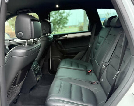 Белый Фольксваген Туарег, объемом двигателя 3 л и пробегом 279 тыс. км за 22999 $, фото 22 на Automoto.ua