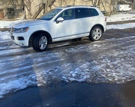 Белый Фольксваген Туарег, объемом двигателя 2.97 л и пробегом 400 тыс. км за 17000 $, фото 7 на Automoto.ua