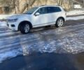 Белый Фольксваген Туарег, объемом двигателя 2.97 л и пробегом 400 тыс. км за 17000 $, фото 7 на Automoto.ua