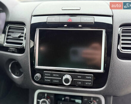 Белый Фольксваген Туарег, объемом двигателя 3 л и пробегом 279 тыс. км за 22999 $, фото 31 на Automoto.ua