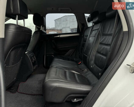 Белый Фольксваген Туарег, объемом двигателя 2.97 л и пробегом 248 тыс. км за 18000 $, фото 45 на Automoto.ua