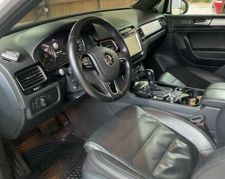 Білий Фольксваген Туарег, об'ємом двигуна 2.97 л та пробігом 165 тис. км за 23800 $, фото 13 на Automoto.ua