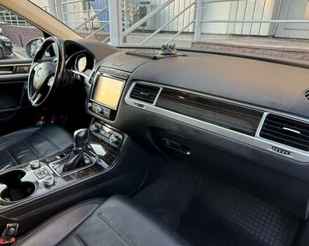 Белый Фольксваген Туарег, объемом двигателя 2.97 л и пробегом 145 тыс. км за 31500 $, фото 20 на Automoto.ua